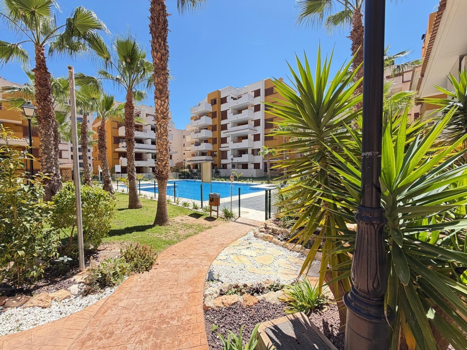 Apartamento en Punta Prima, Alicante, España 3 dormitorios, 102 m2 No. 166105