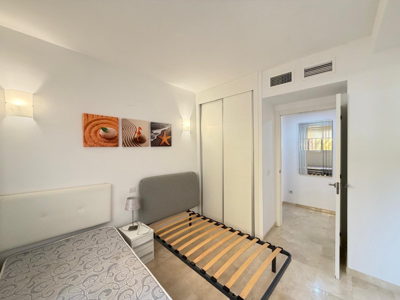 Apartamento en Punta Prima, Alicante, España 3 dormitorios, 102 m2 No. 166105