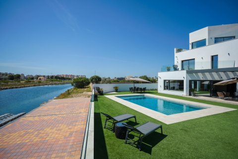 Villa en La Manga del Mar Menor, Murcia, España 4 dormitorios, 520 m2 No. 189955