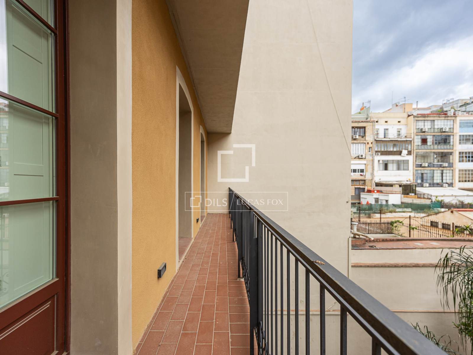 Apartment in Barcelona, Spain 2 bedrooms, 114 sq.m. No. 192858