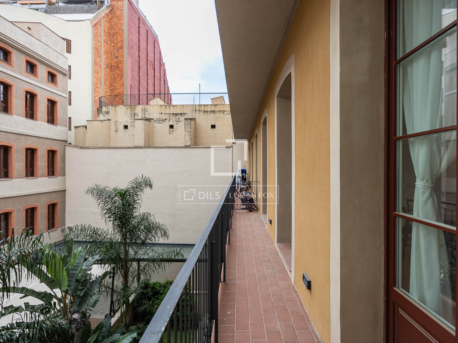 Apartment in Barcelona, Spain 2 bedrooms, 114 sq.m. No. 192858