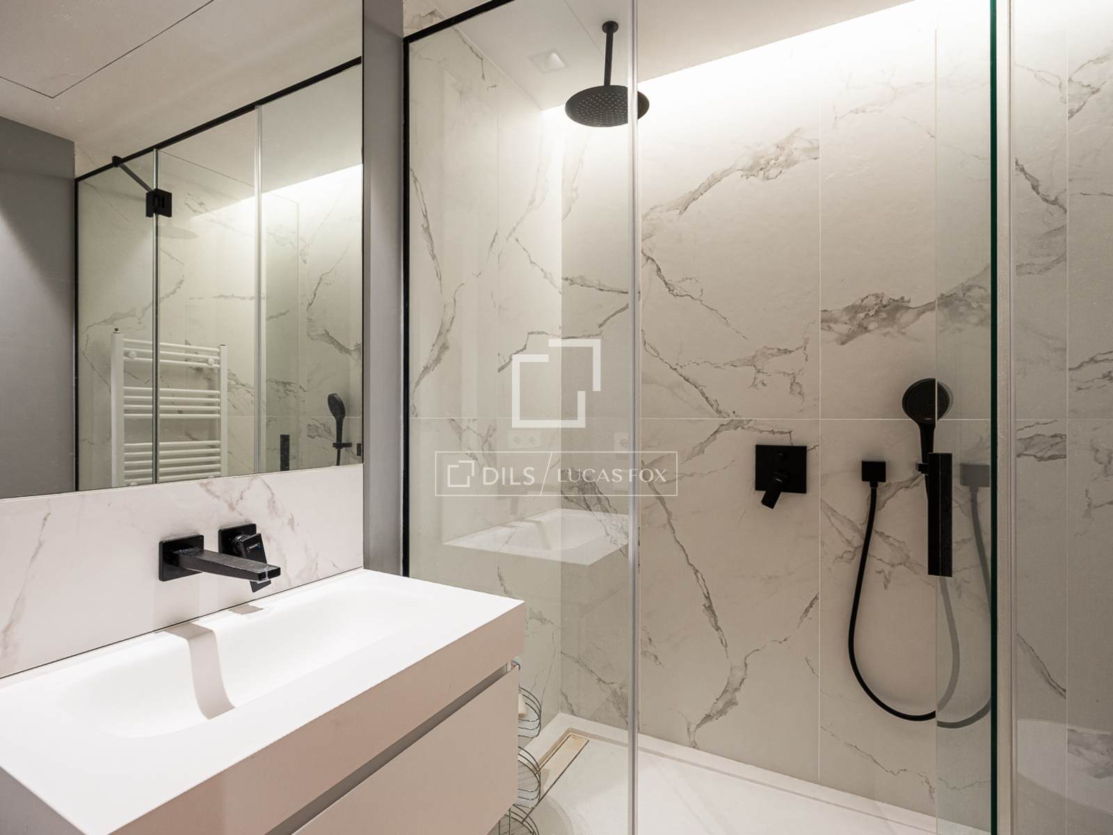 Apartment in Barcelona, Spain 2 bedrooms, 114 sq.m. No. 192858