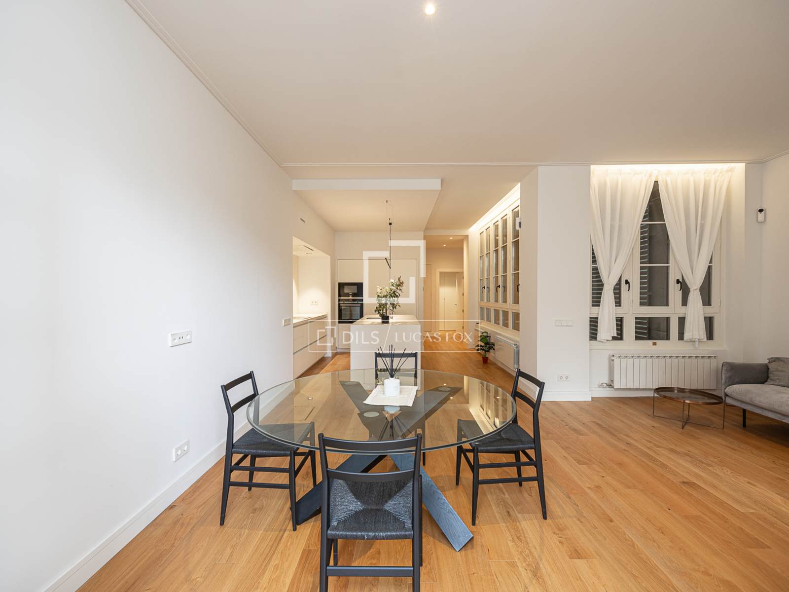 Apartment in Barcelona, Spain 2 bedrooms, 114 sq.m. No. 192858