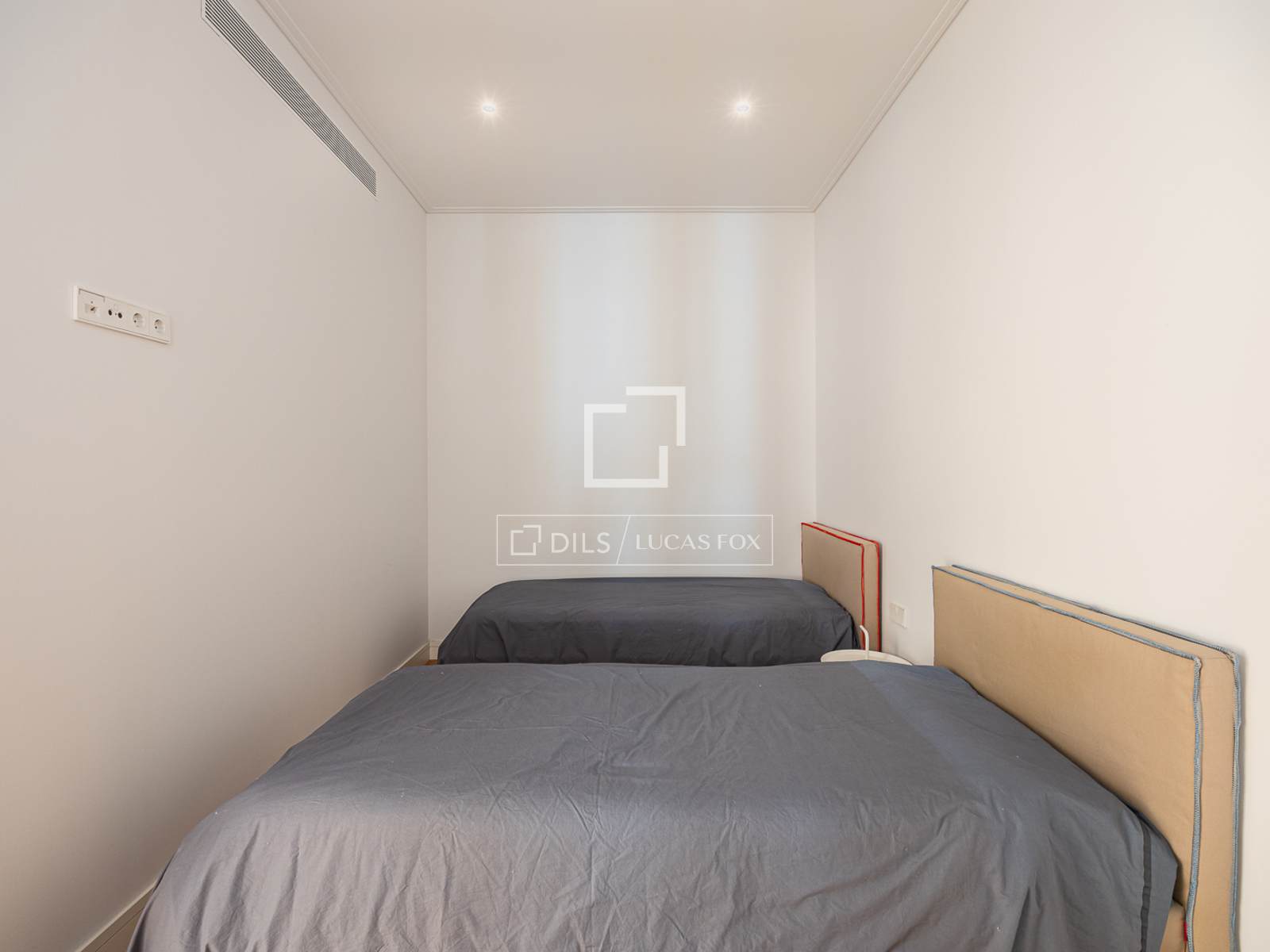 Apartment in Barcelona, Spain 2 bedrooms, 114 sq.m. No. 192858