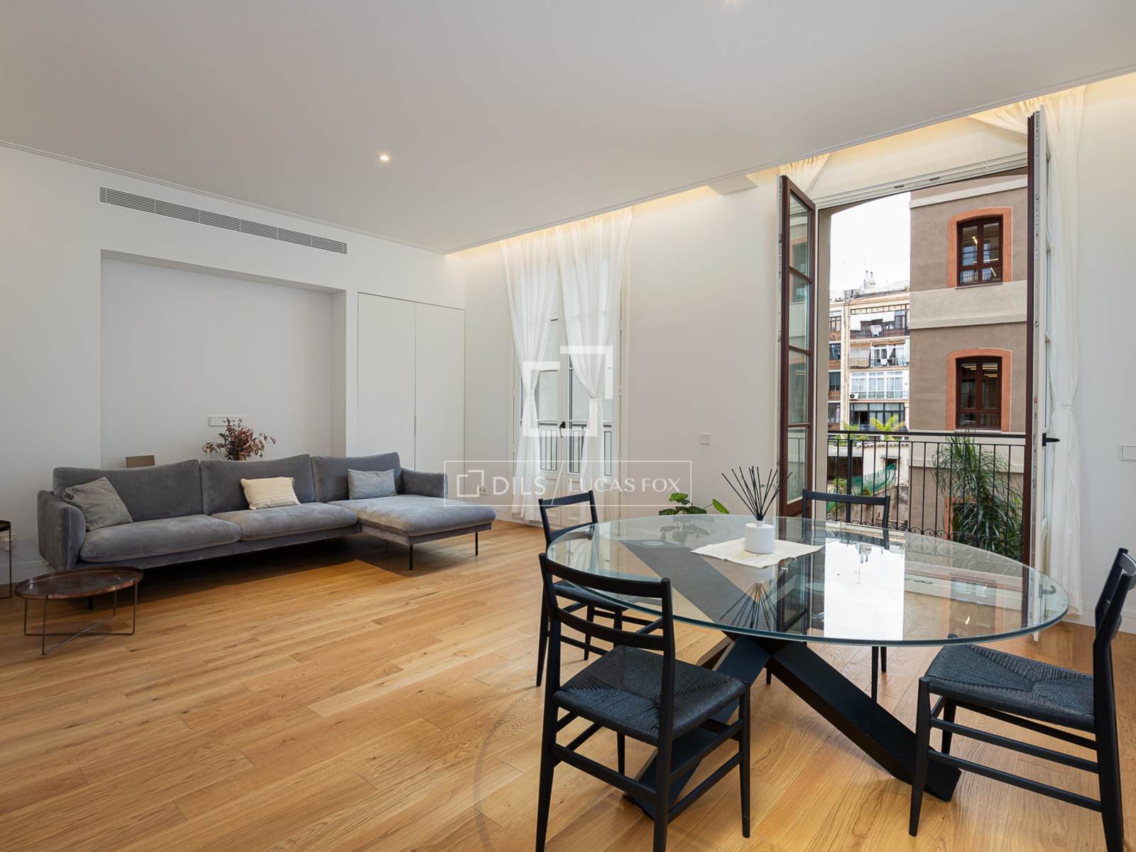 Apartment in Barcelona, Spain 2 bedrooms, 114 sq.m. No. 192858