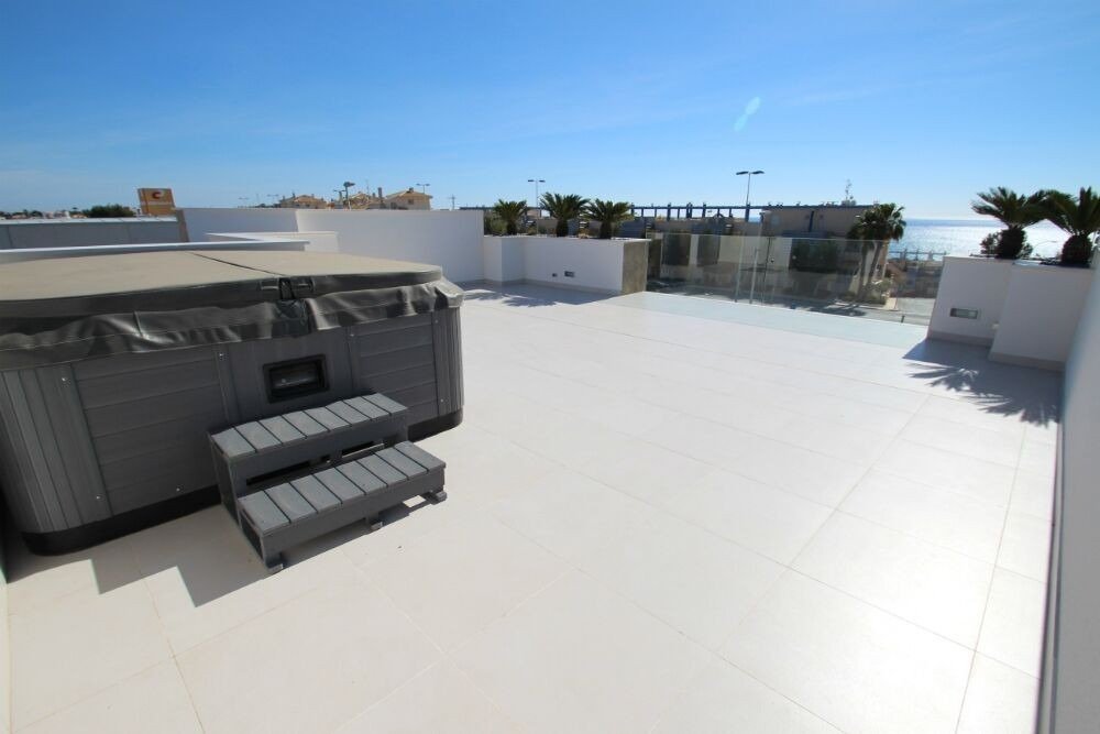 Villa in Alicante, Spain 4 bedrooms, 196 sq.m. No. 111474