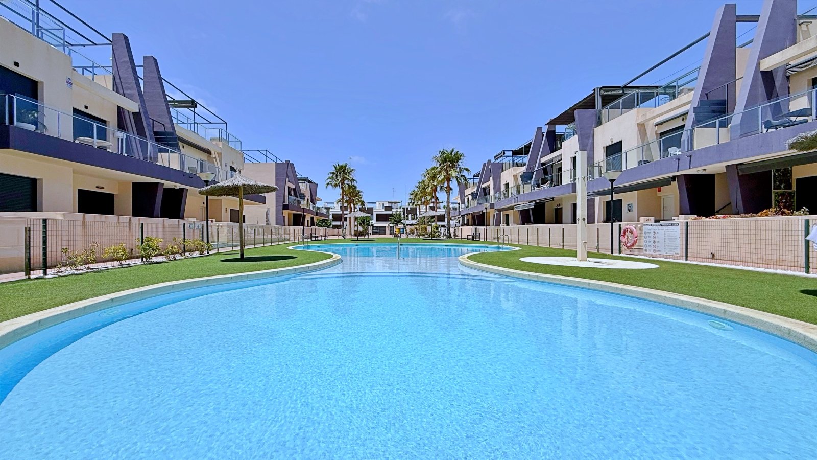 Apartment à Pilar de la Horadada, Alicante, Espagne 3 chambres, 108 m2 No. 180693