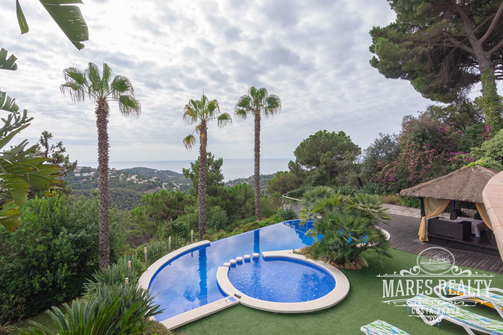 Villa i Lloret de Mar, Girona, Spanien 4 sovrum, 403 kvm. Nr. 94170