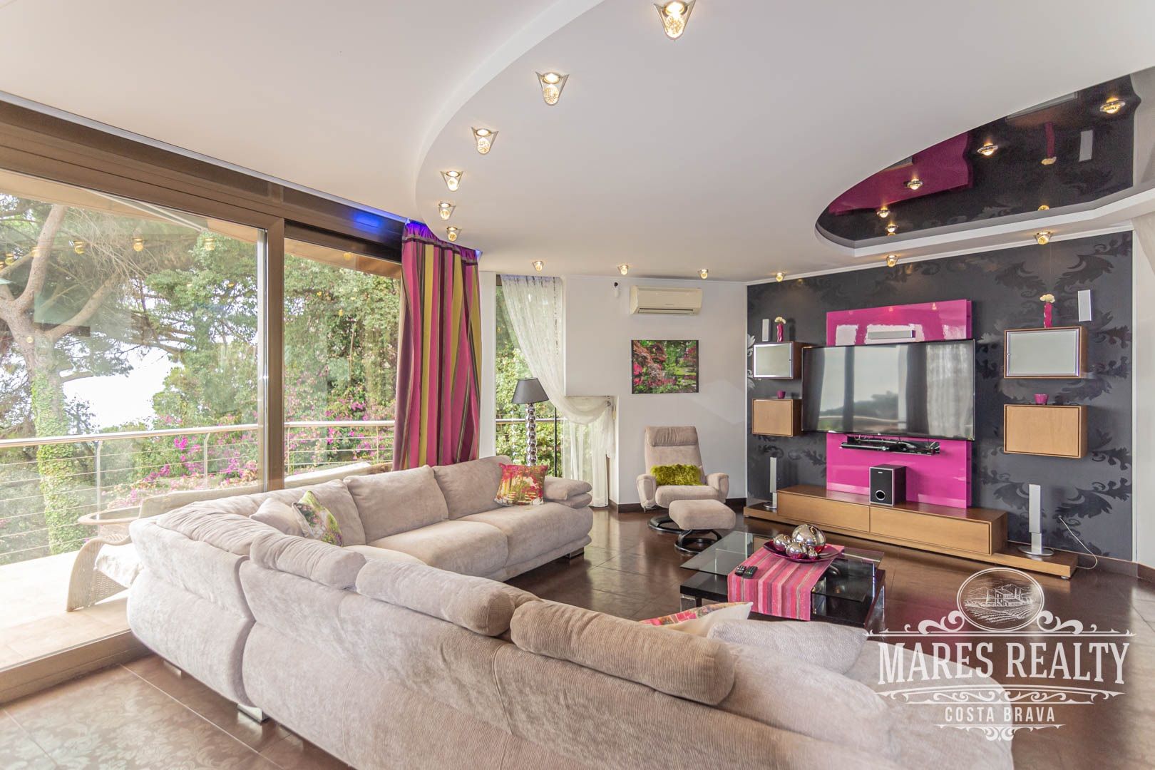 Villa i Lloret de Mar, Girona, Spanien 4 sovrum, 403 kvm. Nr. 94170