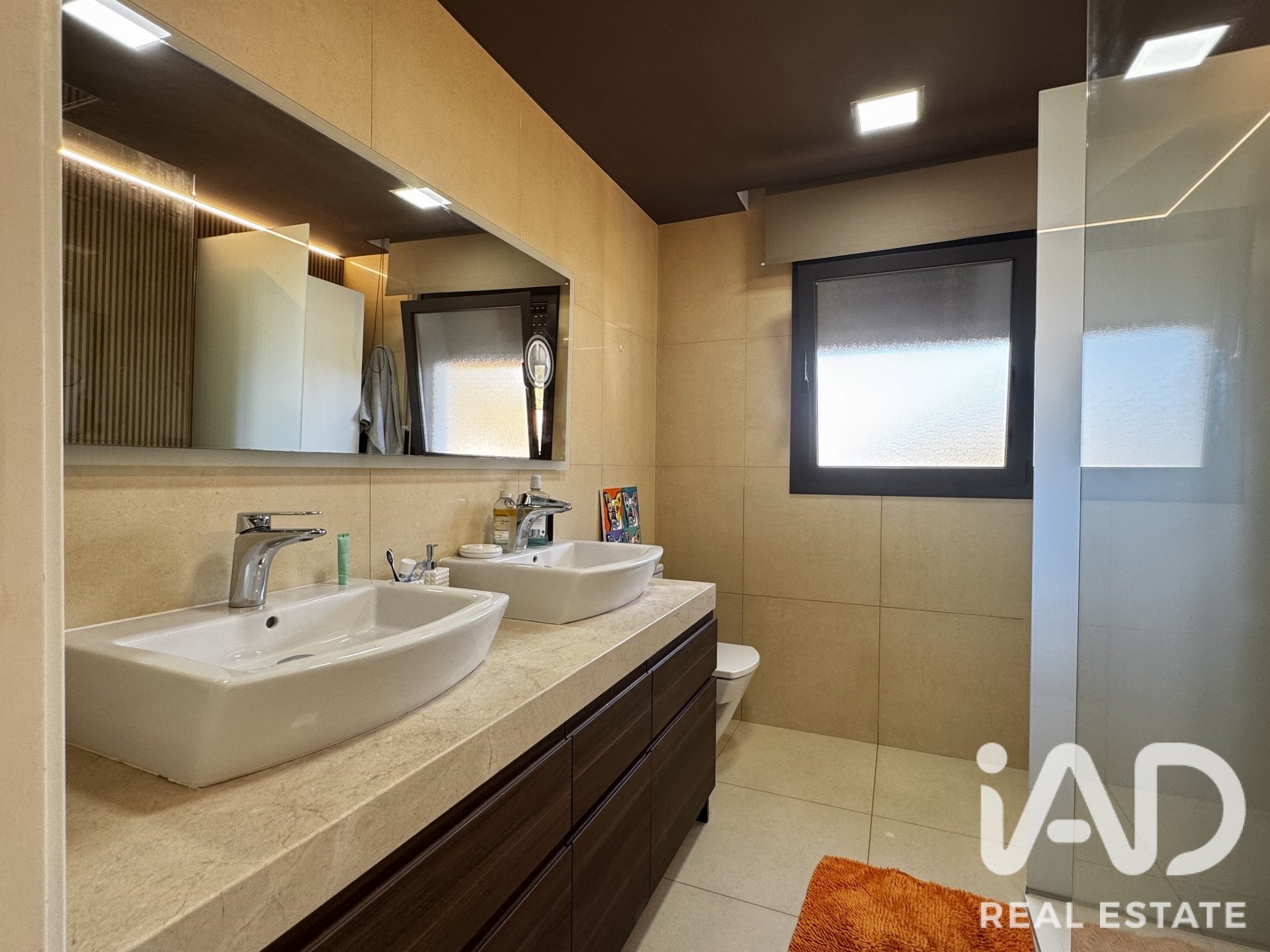 Talo Sant Pere de Ribes, Barcelona, Espanja 4 makuuhuonetta, 368 m2 No. 194423
