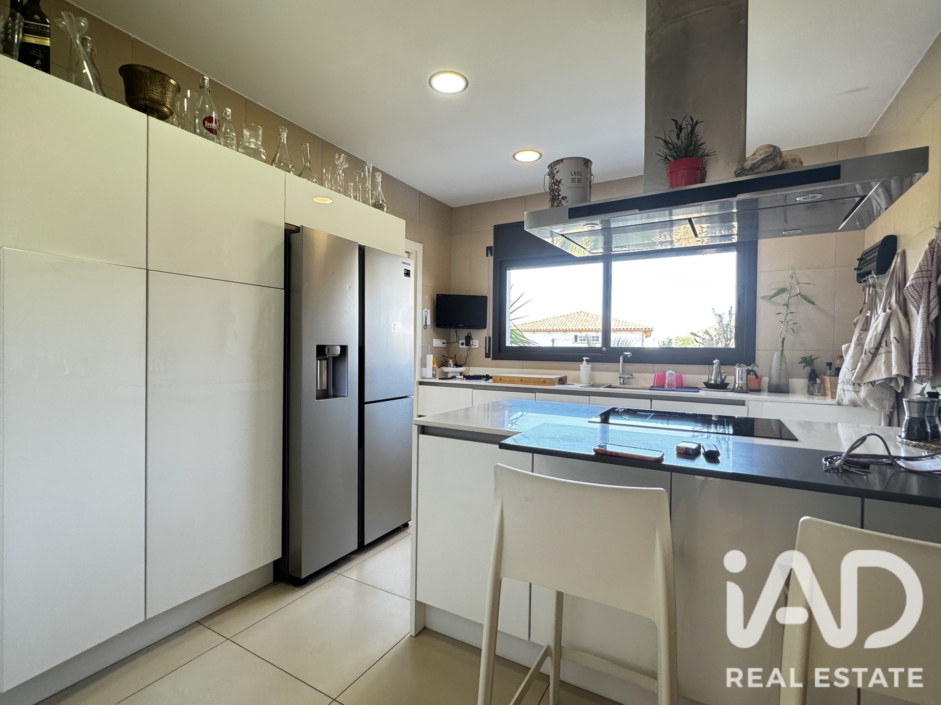 Talo Sant Pere de Ribes, Barcelona, Espanja 4 makuuhuonetta, 368 m2 No. 194423