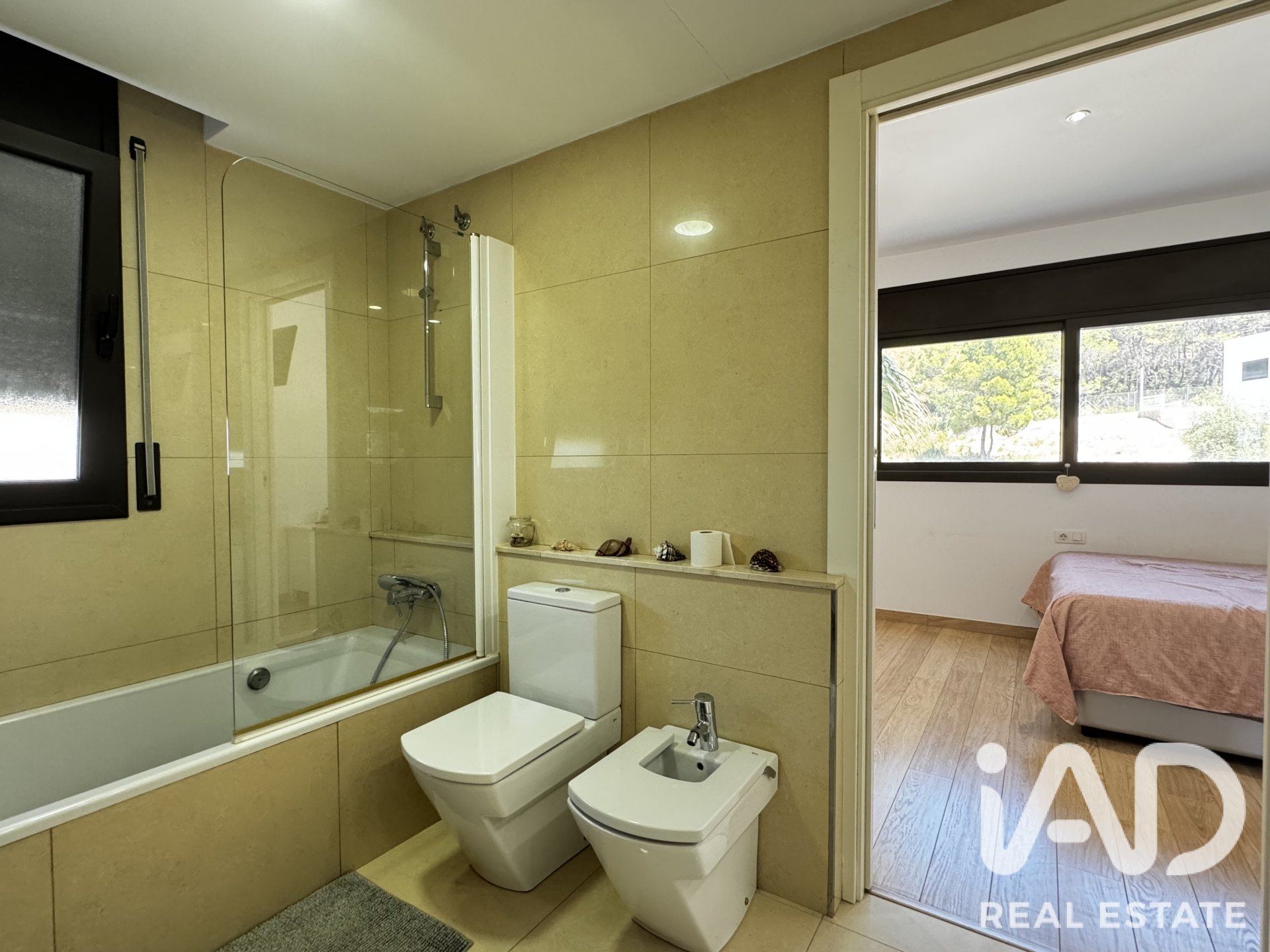 Talo Sant Pere de Ribes, Barcelona, Espanja 4 makuuhuonetta, 368 m2 No. 194423