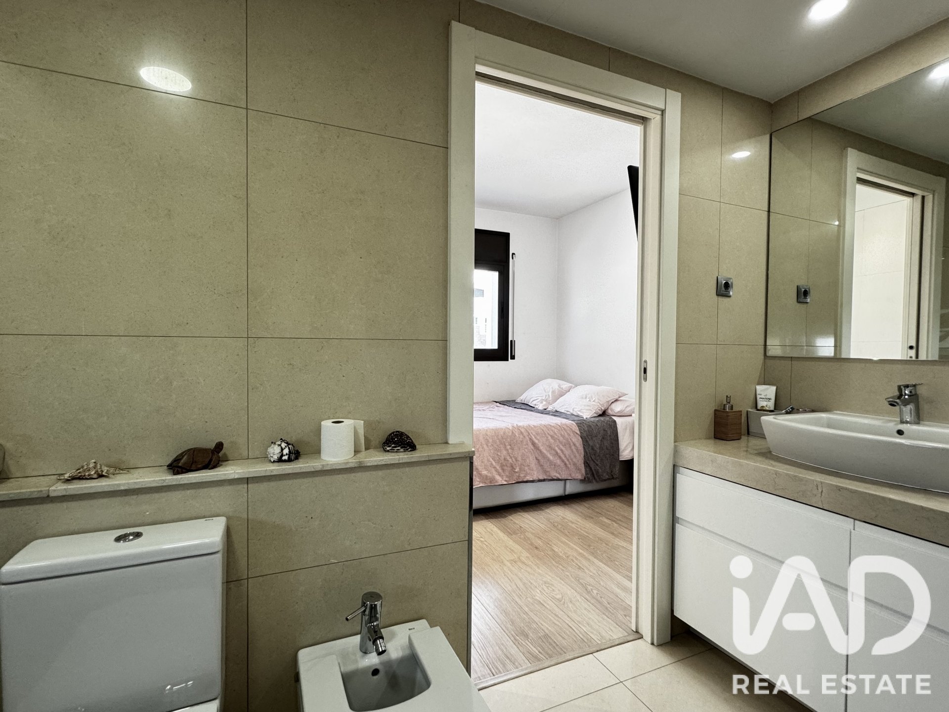 Talo Sant Pere de Ribes, Barcelona, Espanja 4 makuuhuonetta, 368 m2 No. 194423
