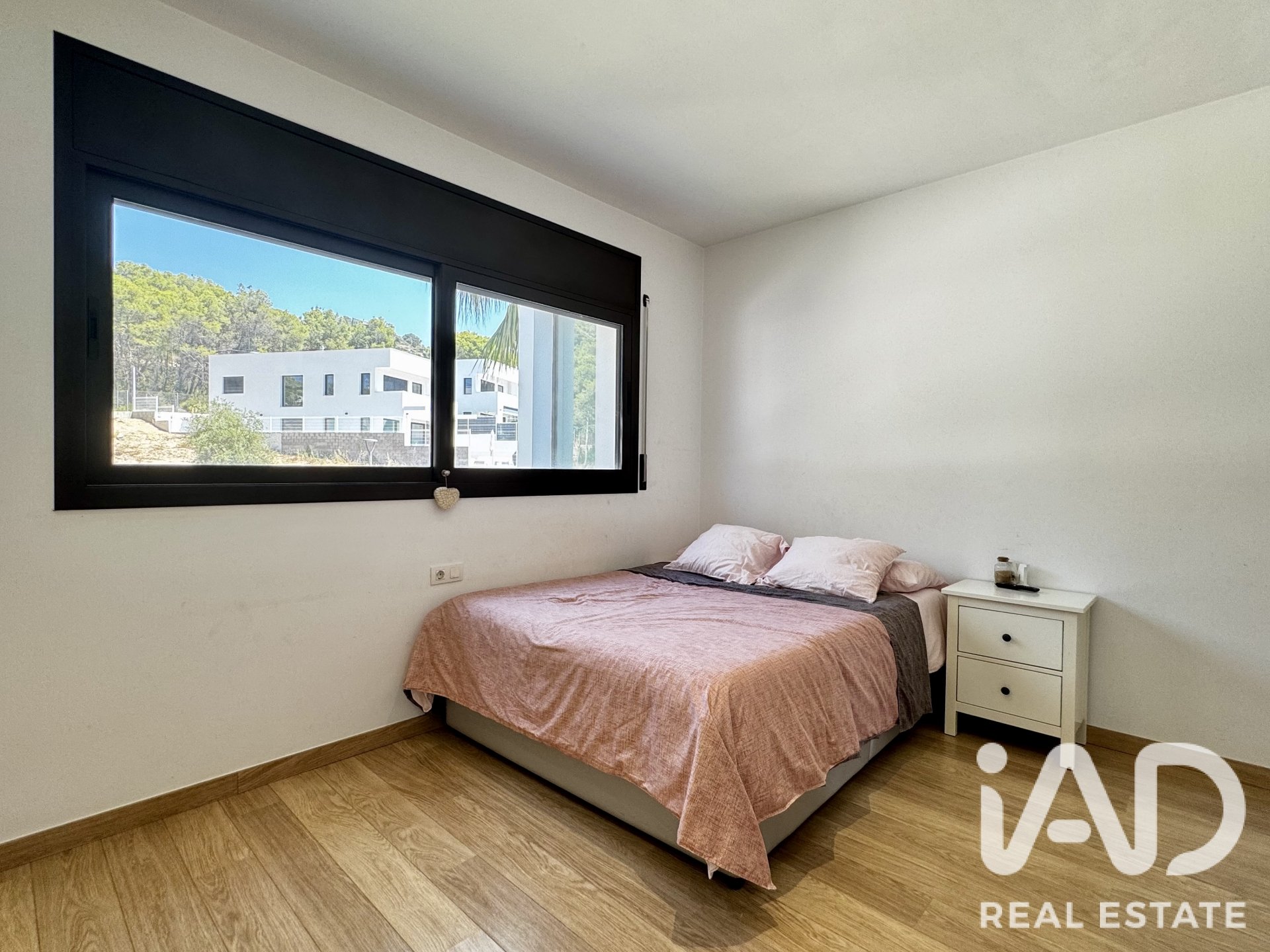 Talo Sant Pere de Ribes, Barcelona, Espanja 4 makuuhuonetta, 368 m2 No. 194423