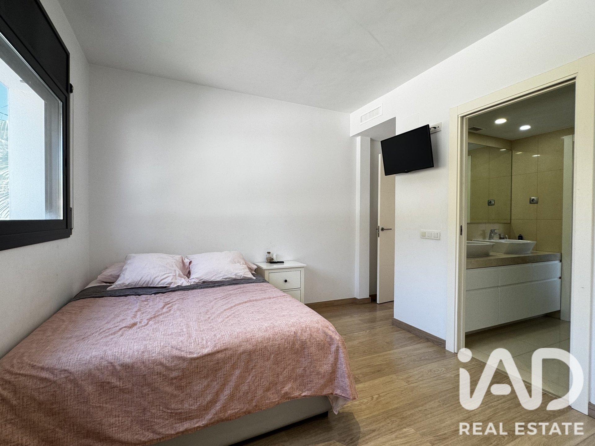 Talo Sant Pere de Ribes, Barcelona, Espanja 4 makuuhuonetta, 368 m2 No. 194423
