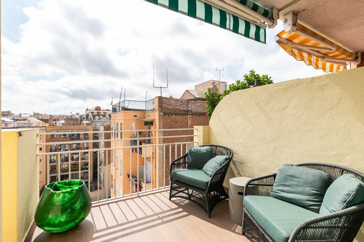 Dzīvoklis Barcelona, Spānijā 2 istabas,  Nr. 140976