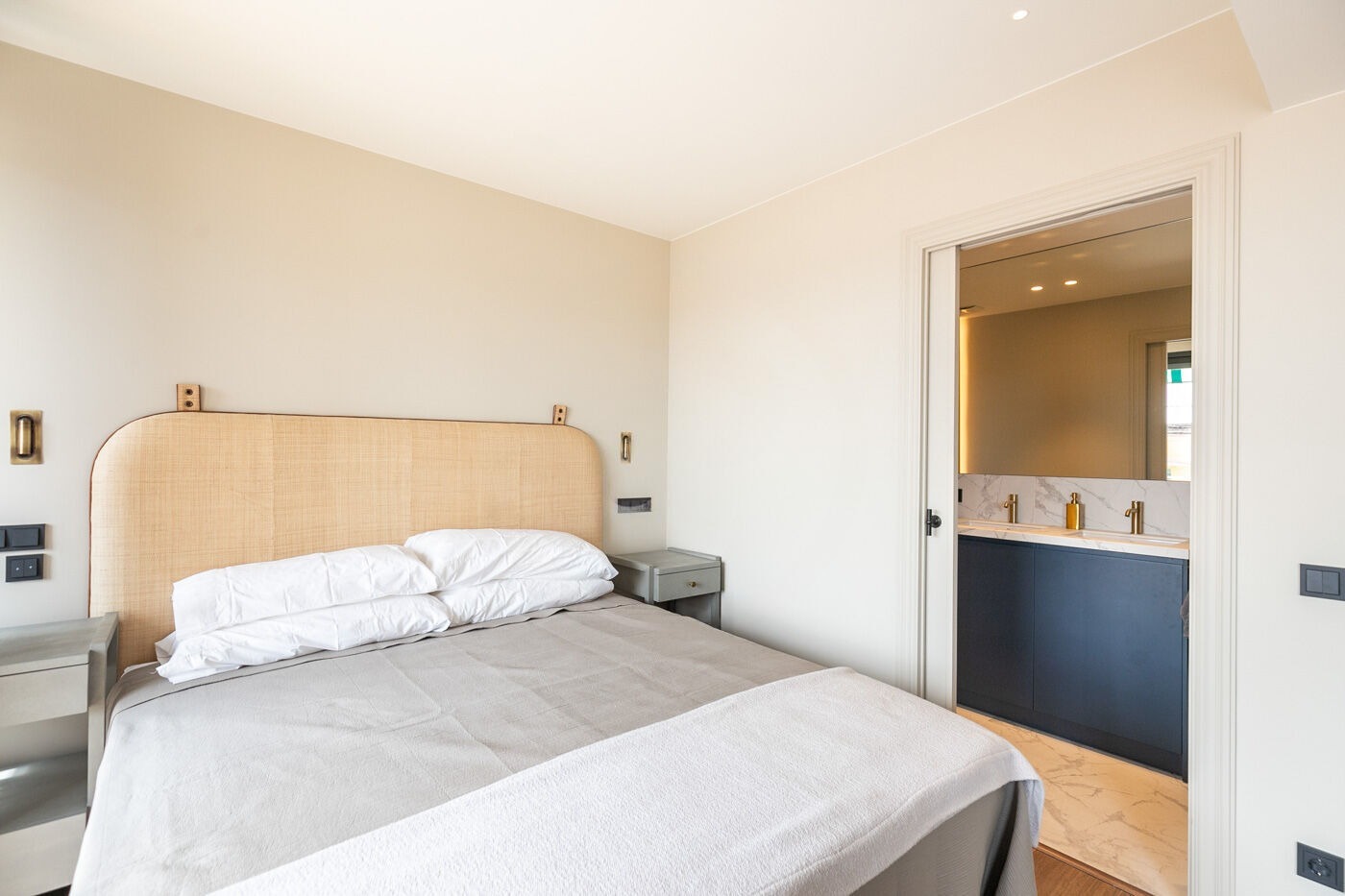 Dzīvoklis Barcelona, Spānijā 2 istabas,  Nr. 140976