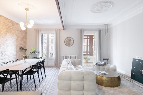 Apartment in Barcelona, Spain 3 bedrooms,  No. 140975