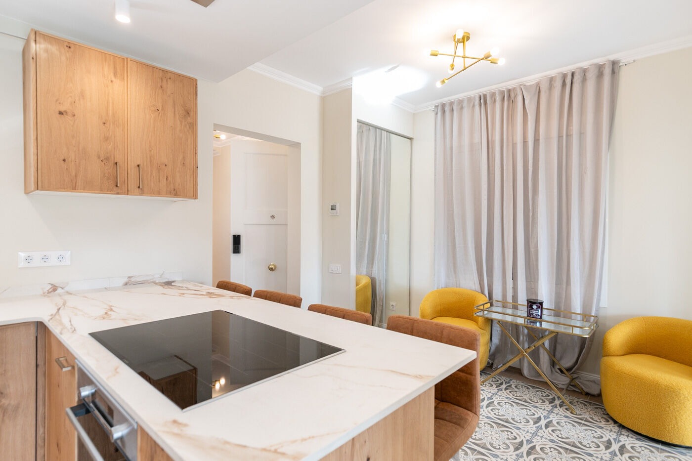Apartamento en Barcelona, España 4 dormitorios,  No. 140981