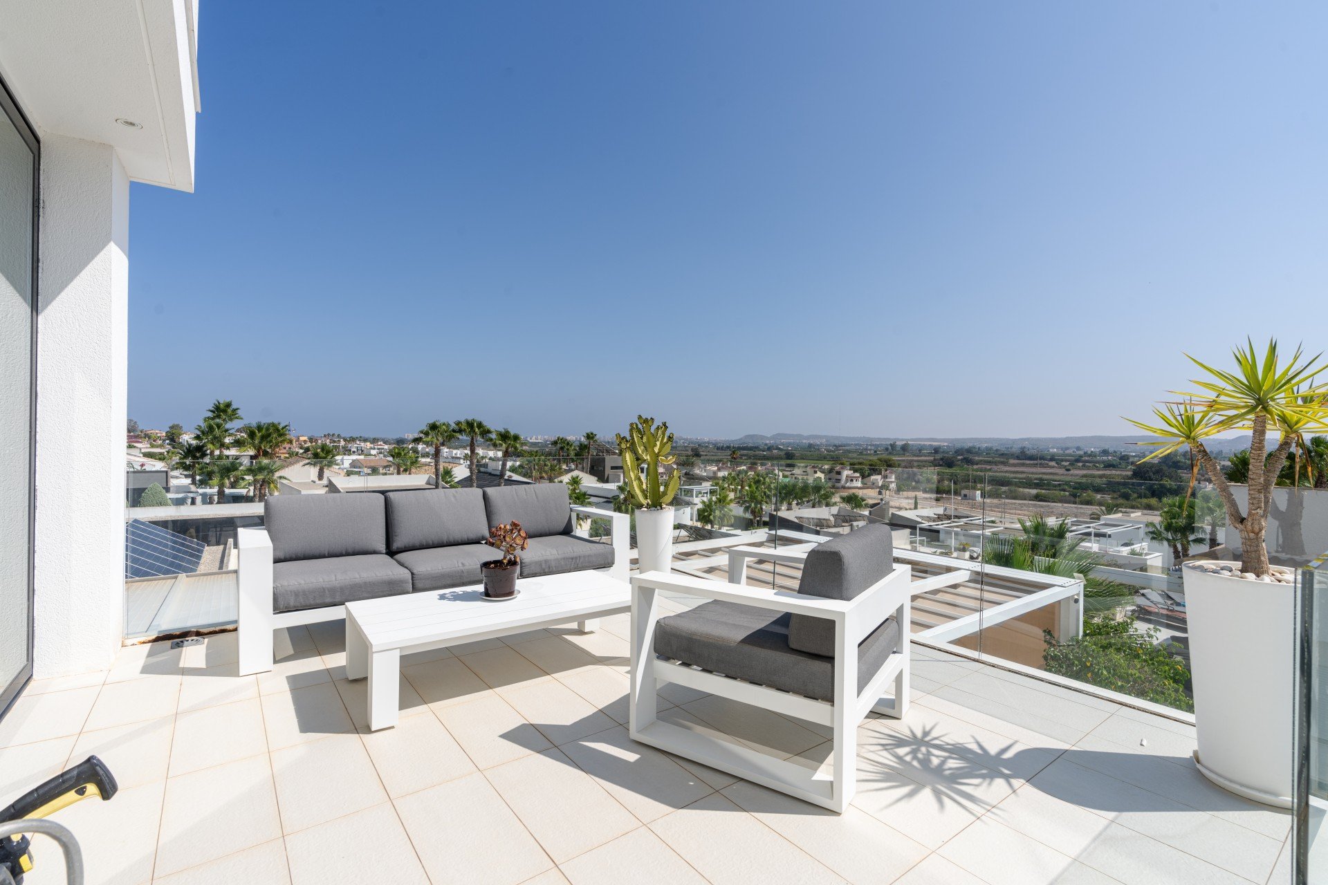 Villa i La Marina, Alicante, Spanien 7 sovrum, 332 kvm. Nr. 114573