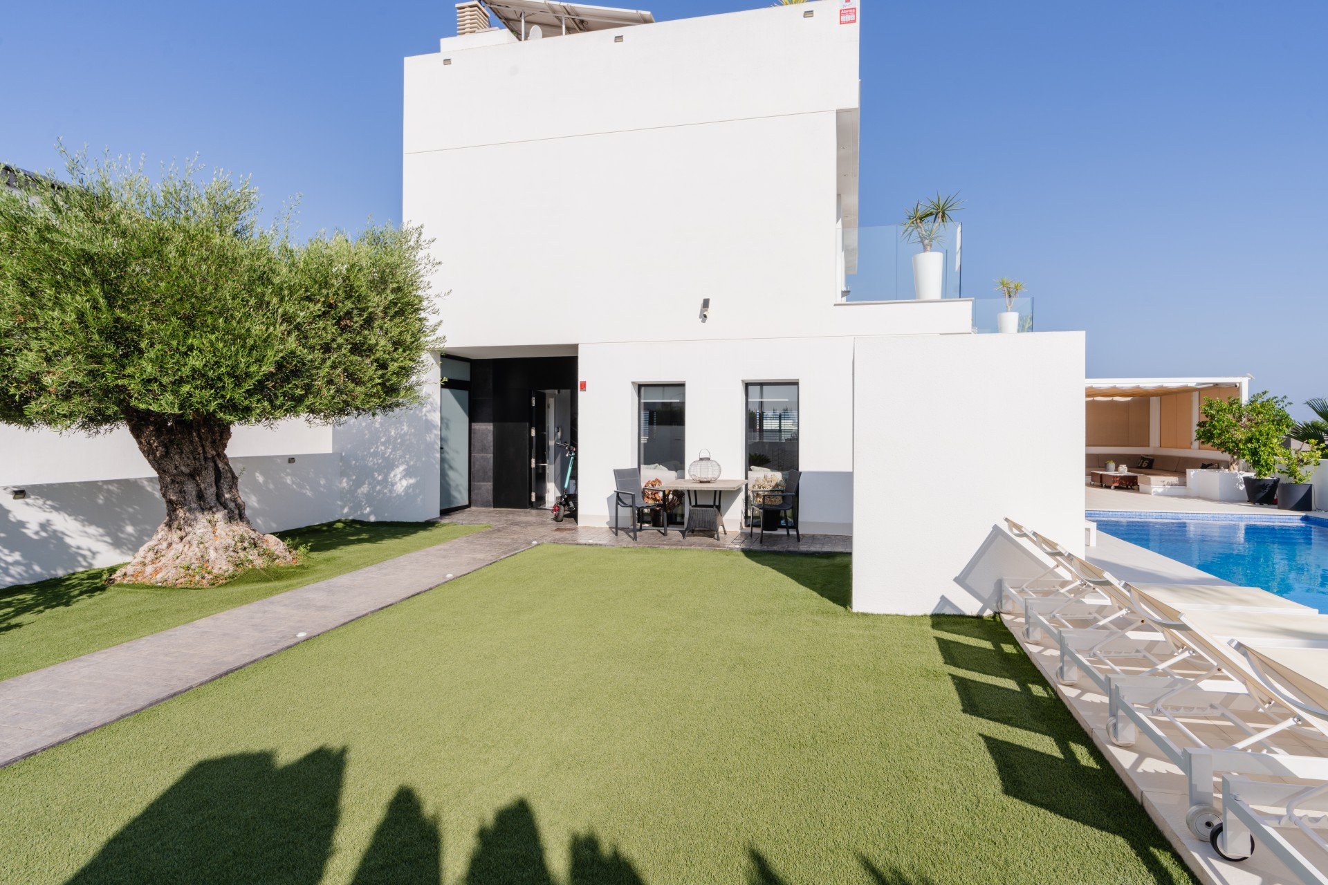 Villa i La Marina, Alicante, Spanien 7 sovrum, 332 kvm. Nr. 114573