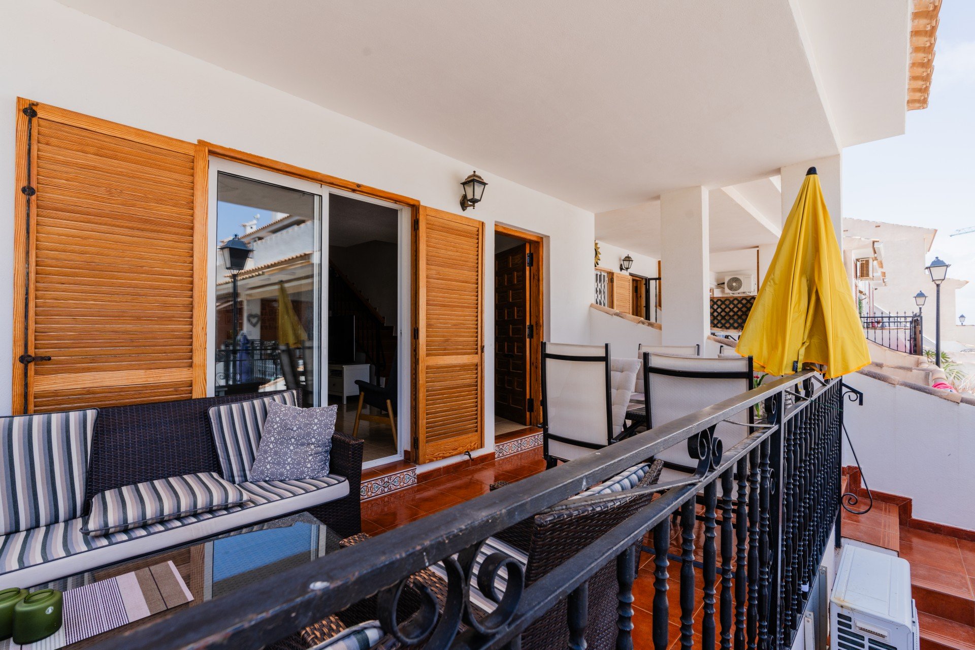 Townhouse in Gran Alacant, Alicante, Spain 6 bedrooms, 287 sq.m. No. 114565