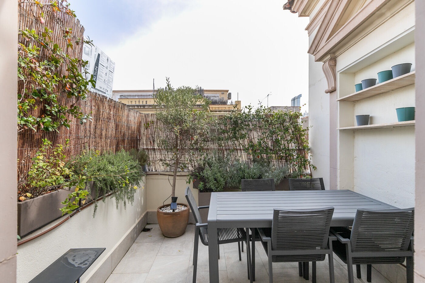 Apartment à Barcelona, Espagne 4 chambres,  No. 140994