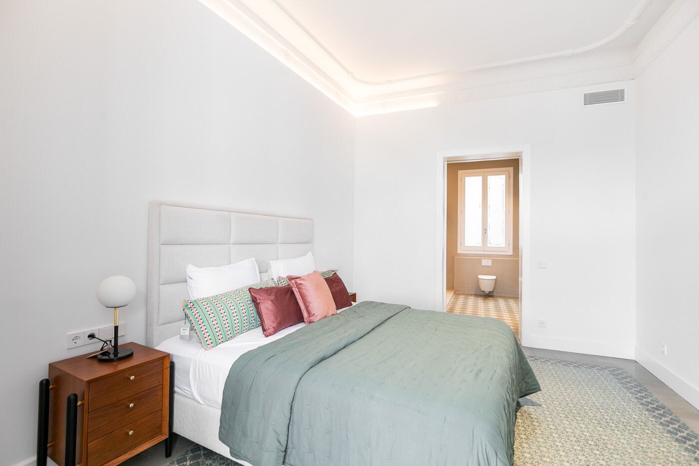 Apartamento en Barcelona, España 3 dormitorios,  No. 140990