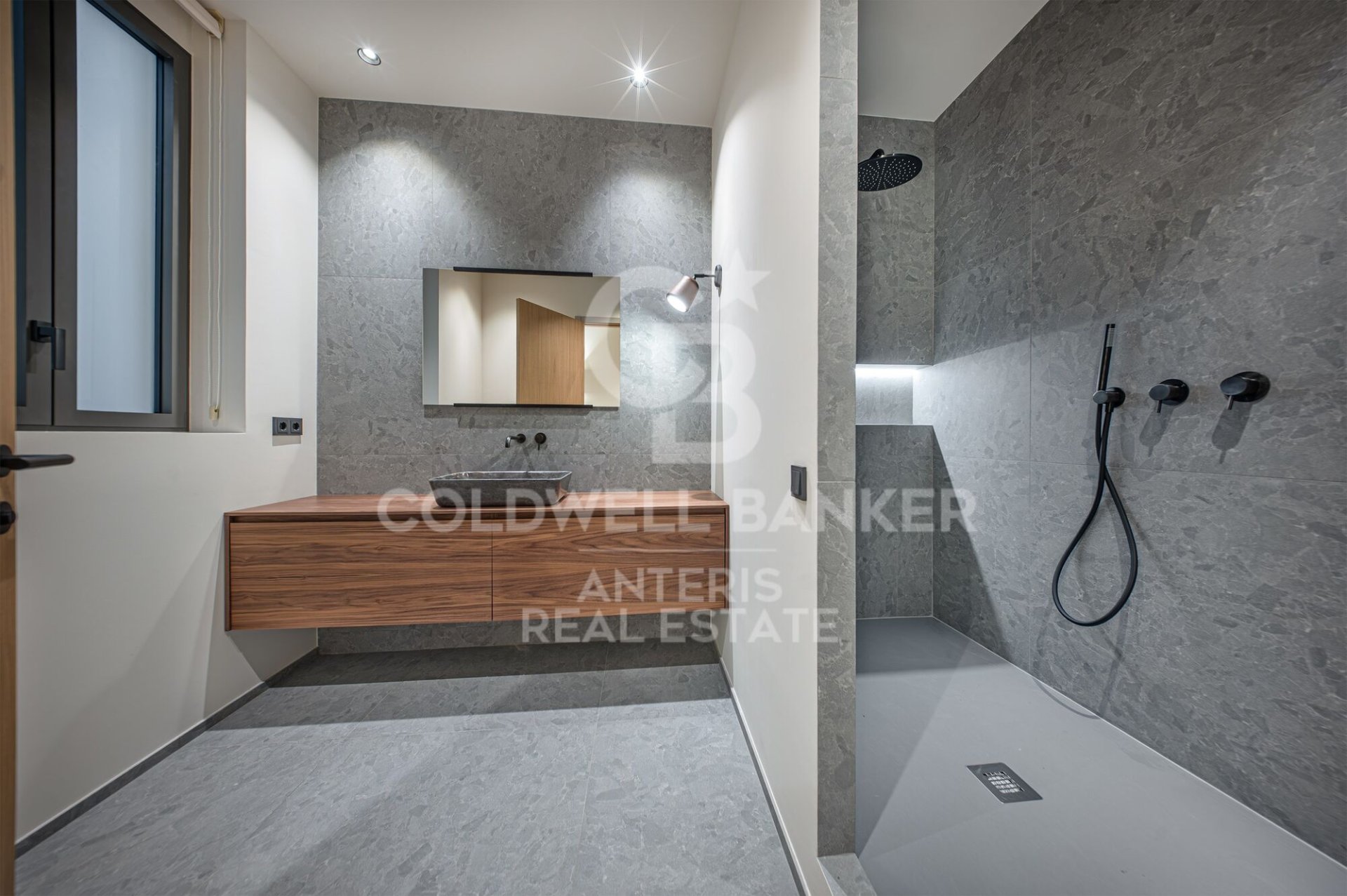 Wohnung in Barcelona, Spanien 3 Schlafzimmer, 183 m2 Nr. 178629