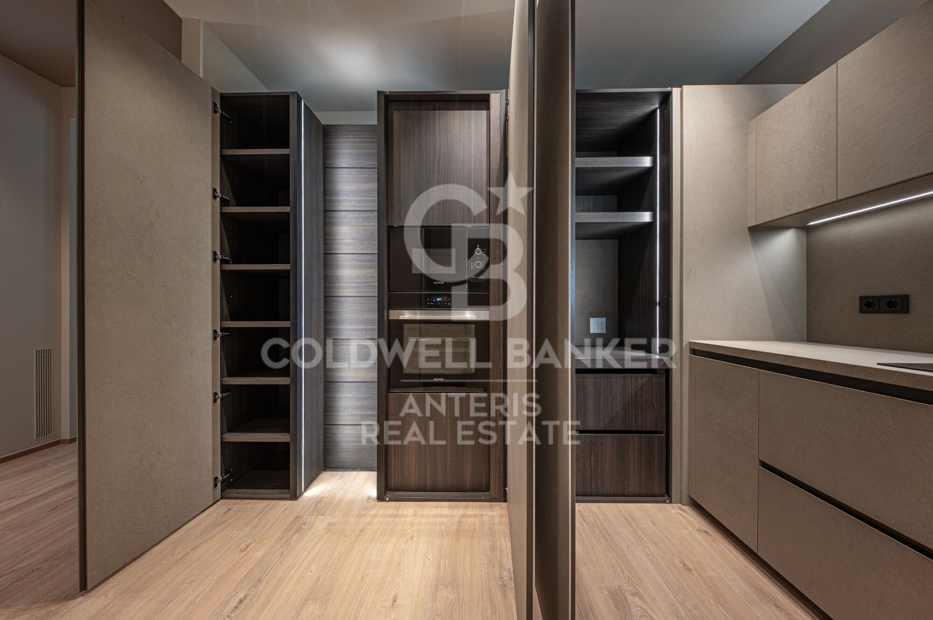 Wohnung in Barcelona, Spanien 3 Schlafzimmer, 183 m2 Nr. 178629