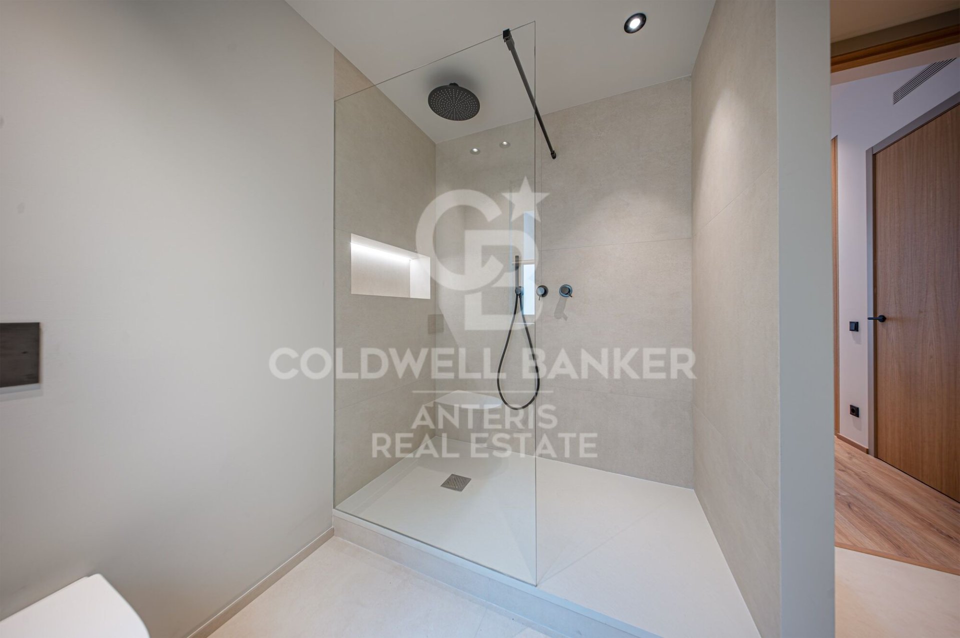 Wohnung in Barcelona, Spanien 3 Schlafzimmer, 183 m2 Nr. 178629