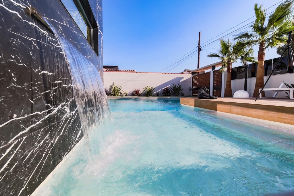 Villa à Torrevieja, Alicante, Espagne 4 chambres, 200 m2 No. 144765