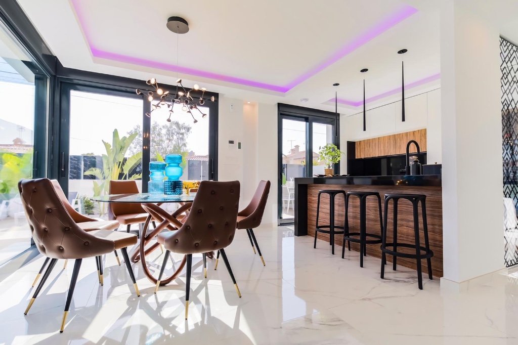 Villa à Torrevieja, Alicante, Espagne 4 chambres, 200 m2 No. 144765