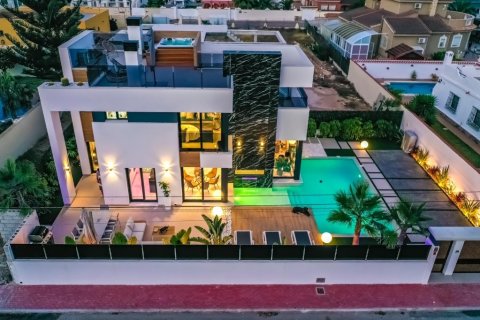 Huvila Torrevieja, Alicante, Espanja 4 makuuhuonetta, 200 m2 No. 144765