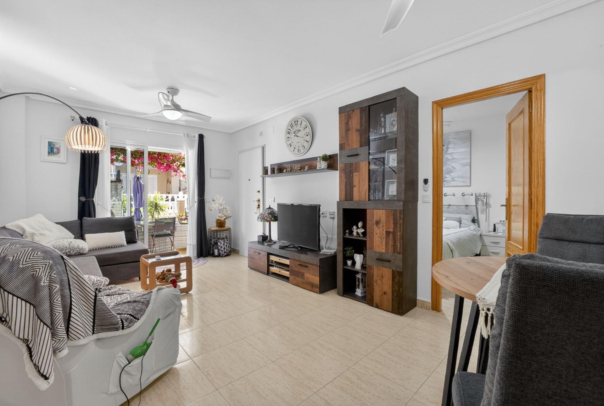 Bungalow i Punta Prima, Alicante, Spanien 1 sovrum, 55 kvm. Nr. 168561