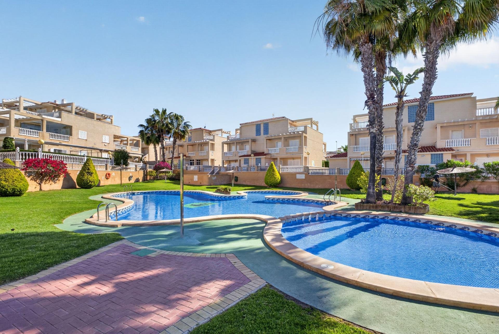 Bungalow i Punta Prima, Alicante, Spanien 1 sovrum, 55 kvm. Nr. 168561