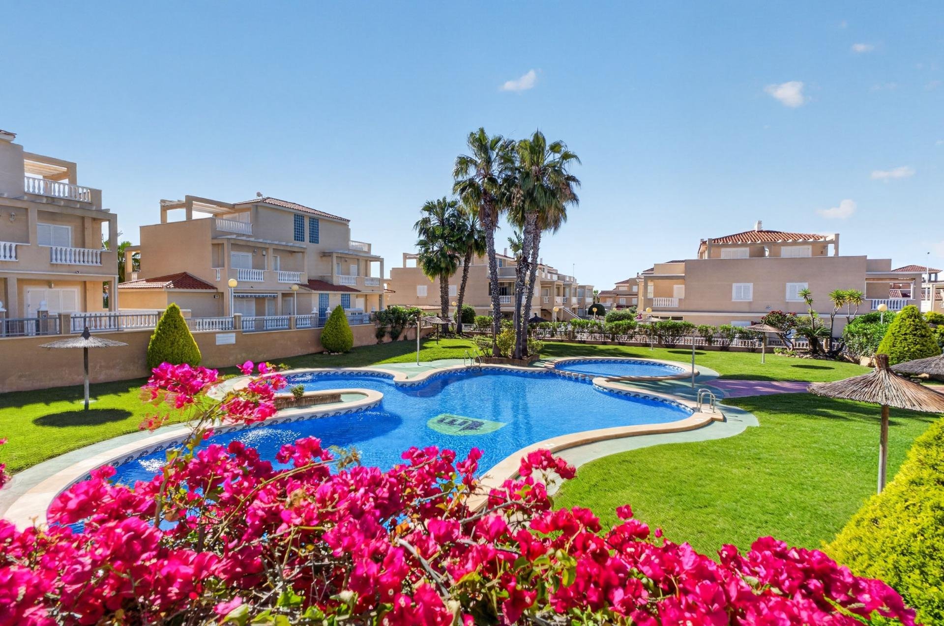 Bungalow i Punta Prima, Alicante, Spanien 1 sovrum, 55 kvm. Nr. 168561