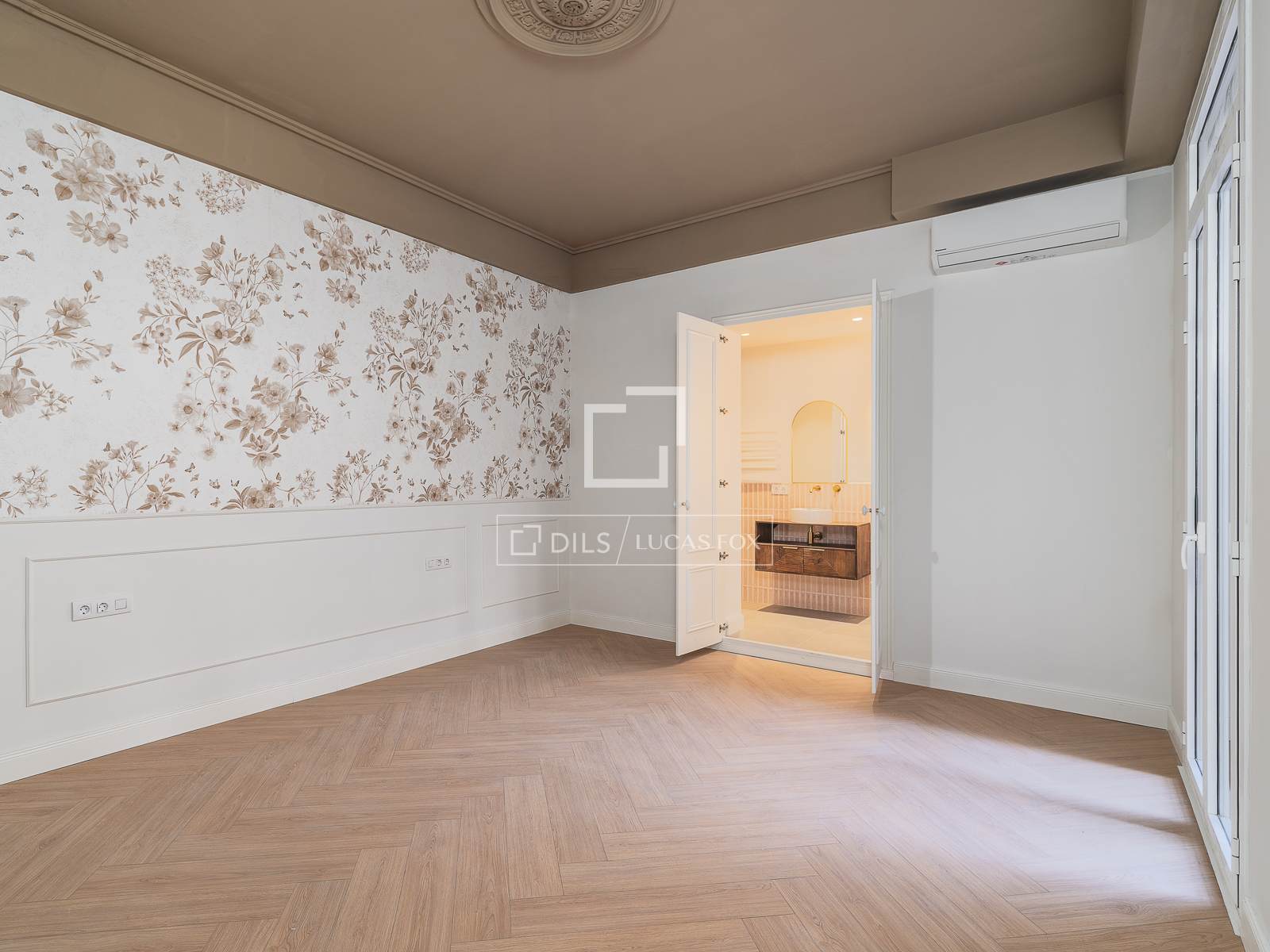 Wohnung in Barcelona, Spanien 3 Schlafzimmer, 159 m2 Nr. 166328