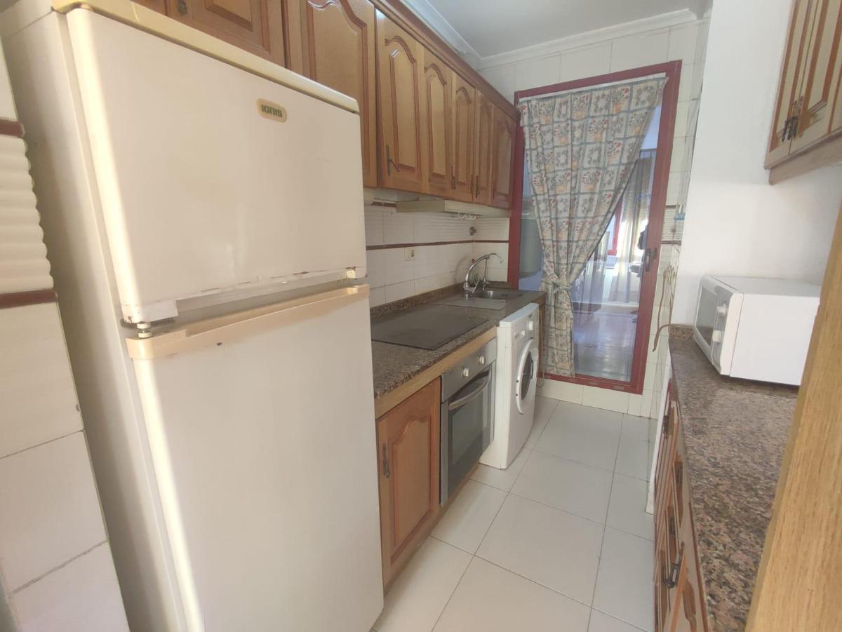 Apartment in Guardamar del Segura, Alicante, Spain 2 bedrooms, 69 sq.m. No. 183821