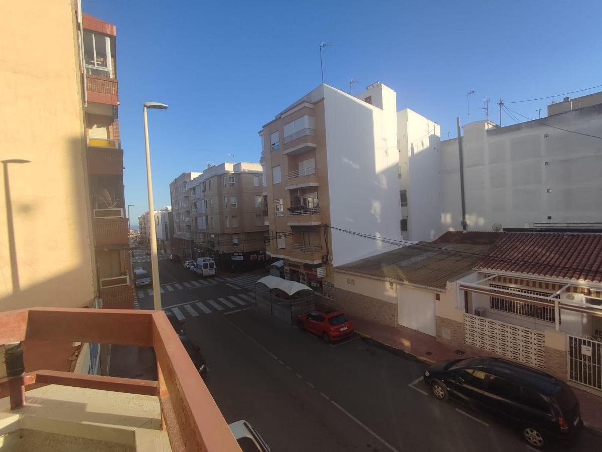 Apartment in Guardamar del Segura, Alicante, Spain 2 bedrooms, 69 sq.m. No. 183821