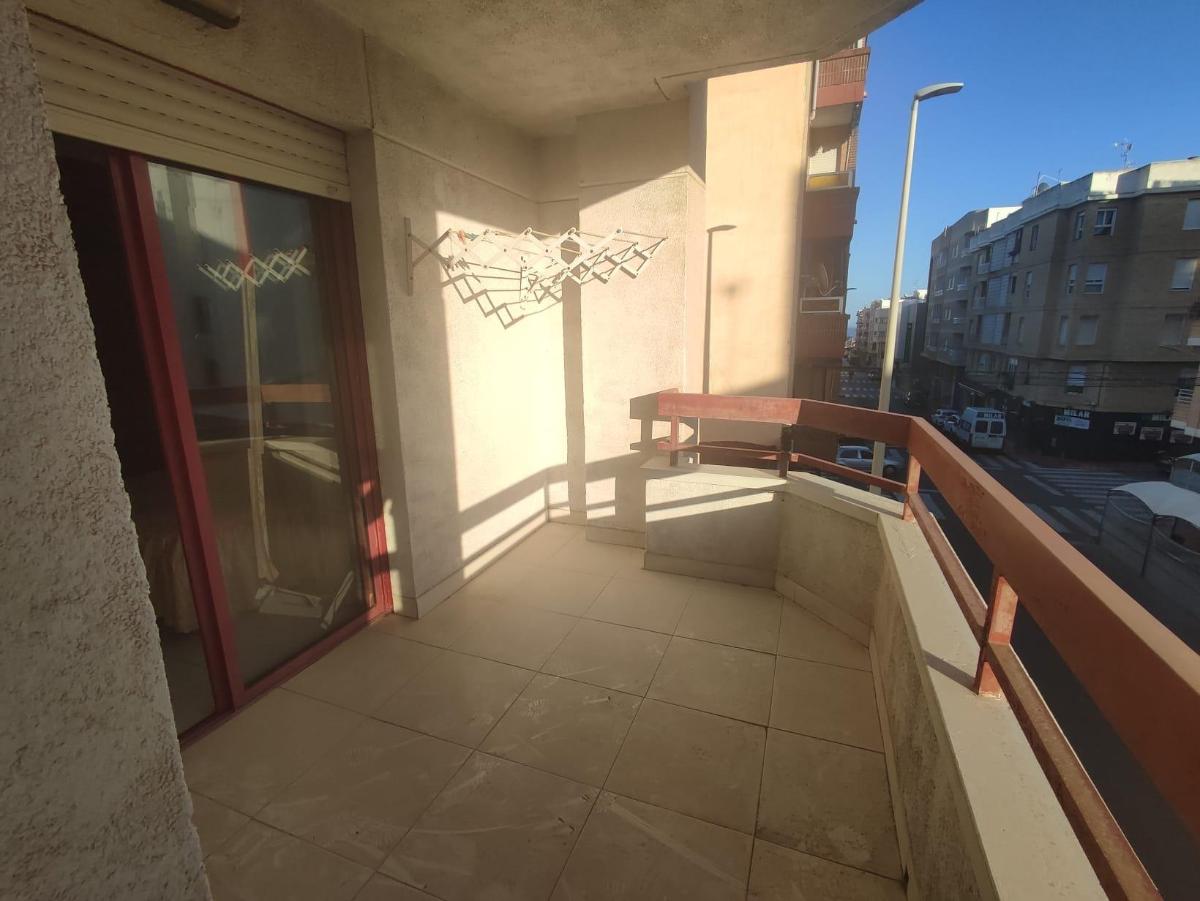 Apartment in Guardamar del Segura, Alicante, Spain 2 bedrooms, 69 sq.m. No. 183821