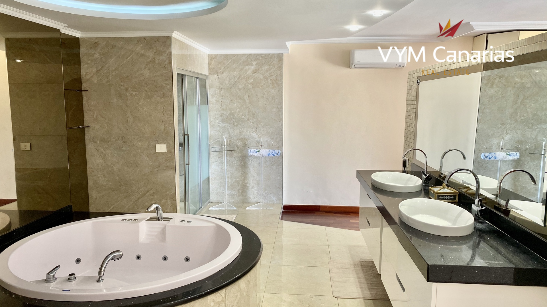 Villa in Golf del Sur, Tenerife, Spain 3 bedrooms, 426 sq.m. No. 78637