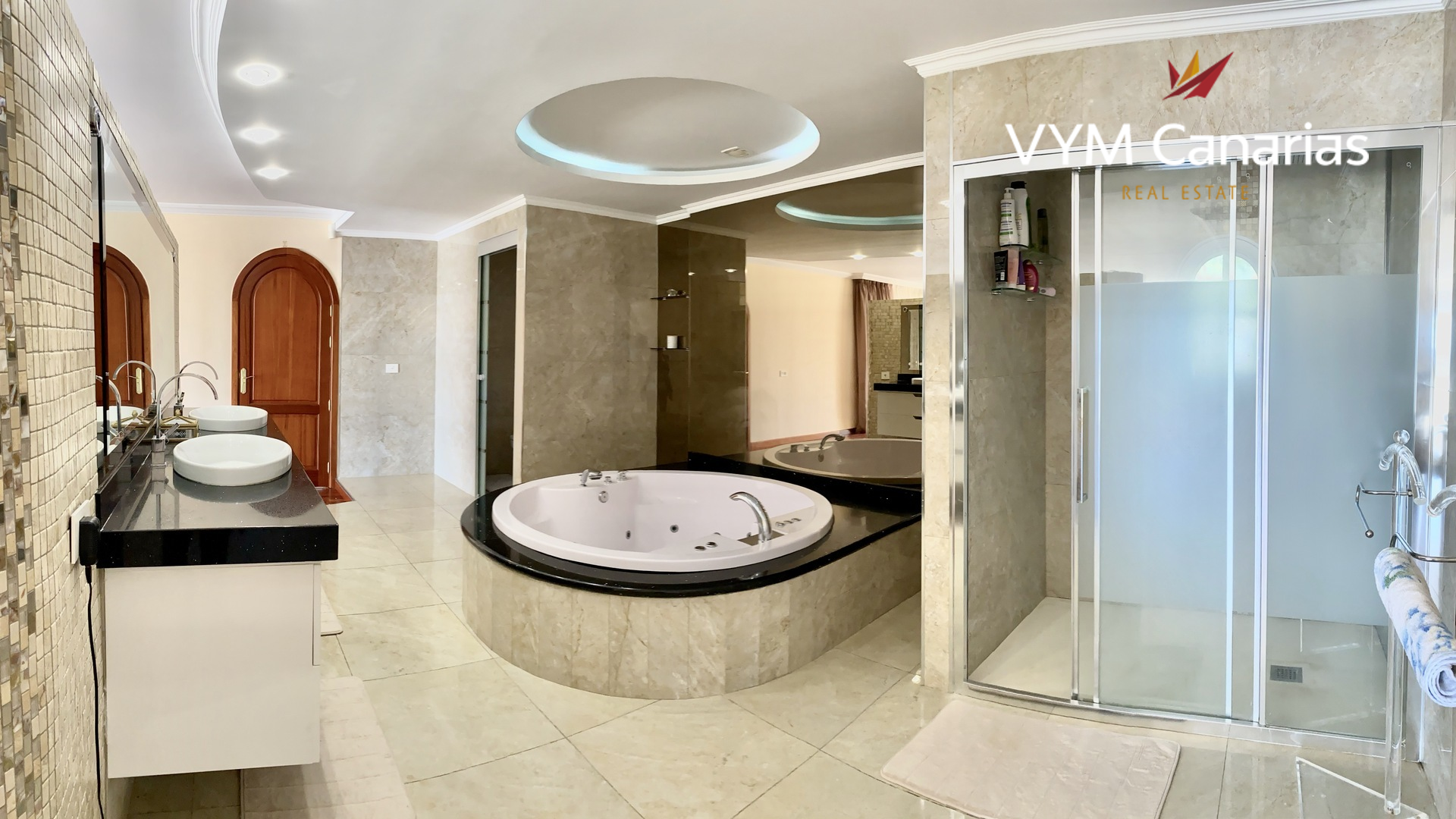 Villa in Golf del Sur, Tenerife, Spain 3 bedrooms, 426 sq.m. No. 78637