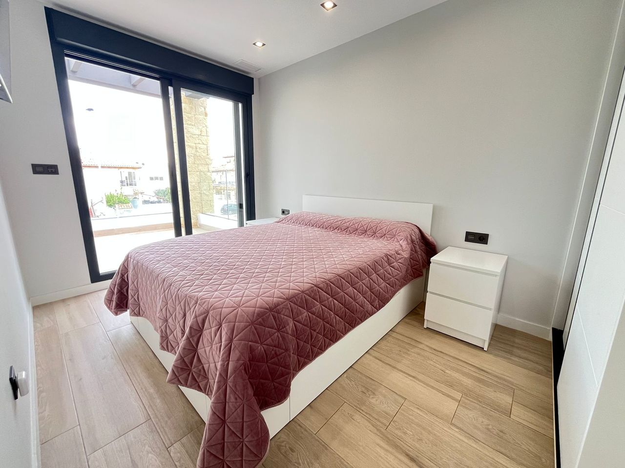 Villa in Punta Prima, Alicante, Spanien 4 Schlafzimmer, 240 m2 Nr. 139134