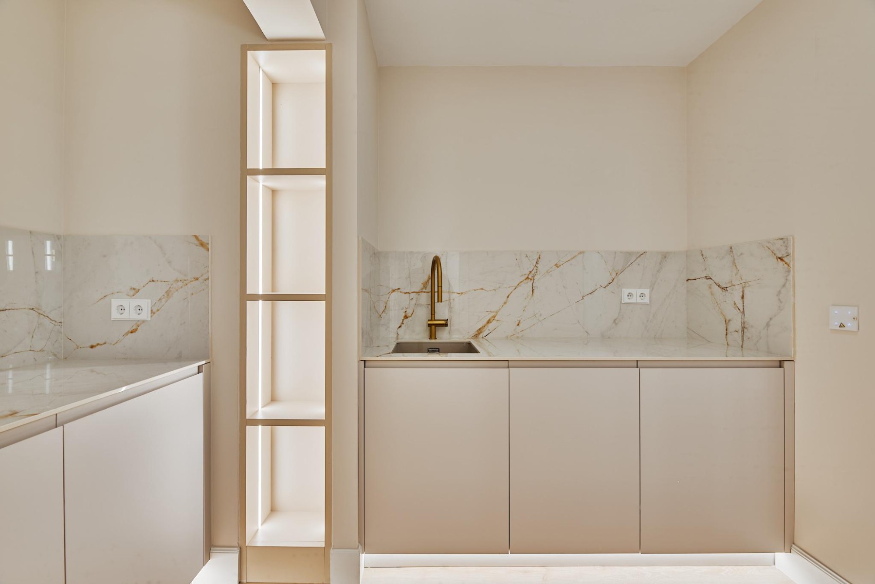 Apartment in Madrid, Spain 3 bedrooms, 189 sq.m. No. 180164