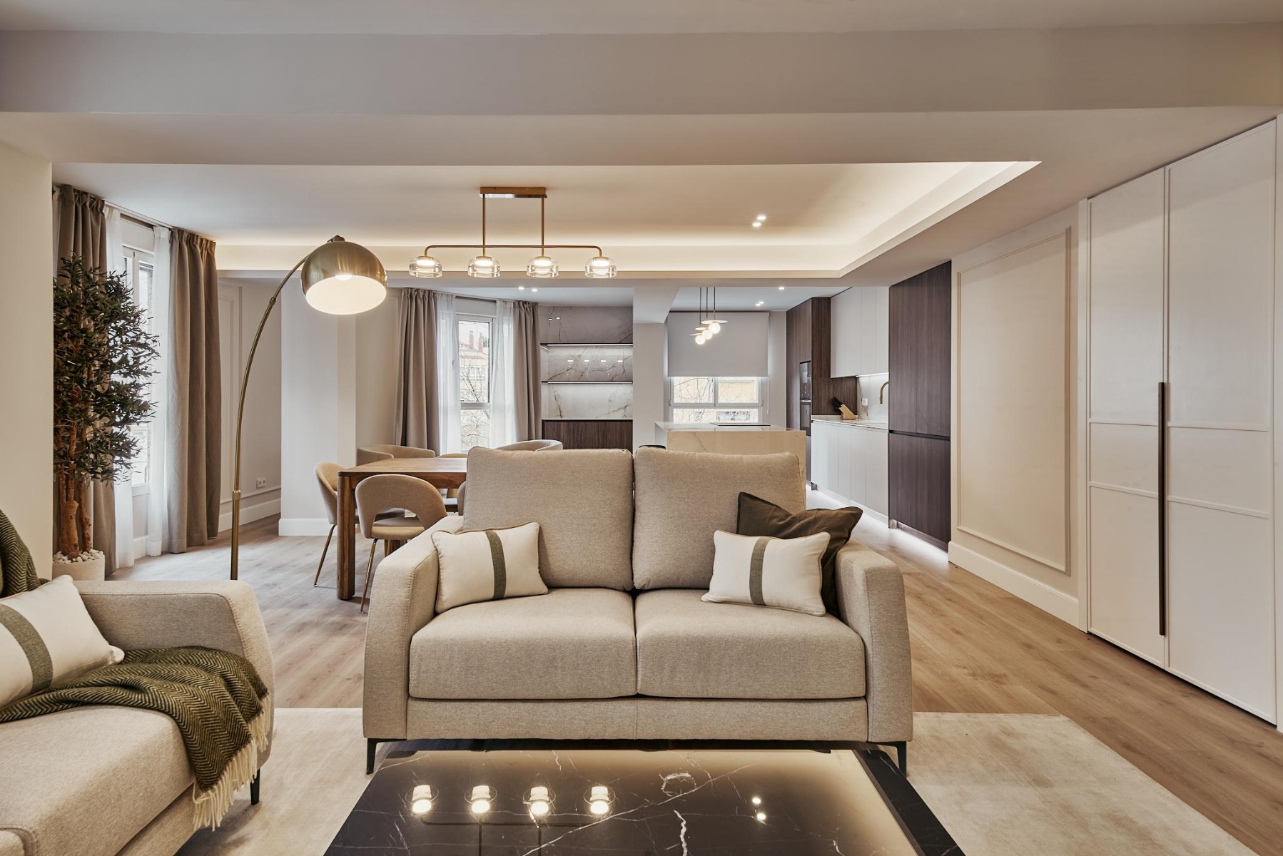 Apartment in Madrid, Spain 3 bedrooms, 189 sq.m. No. 180164