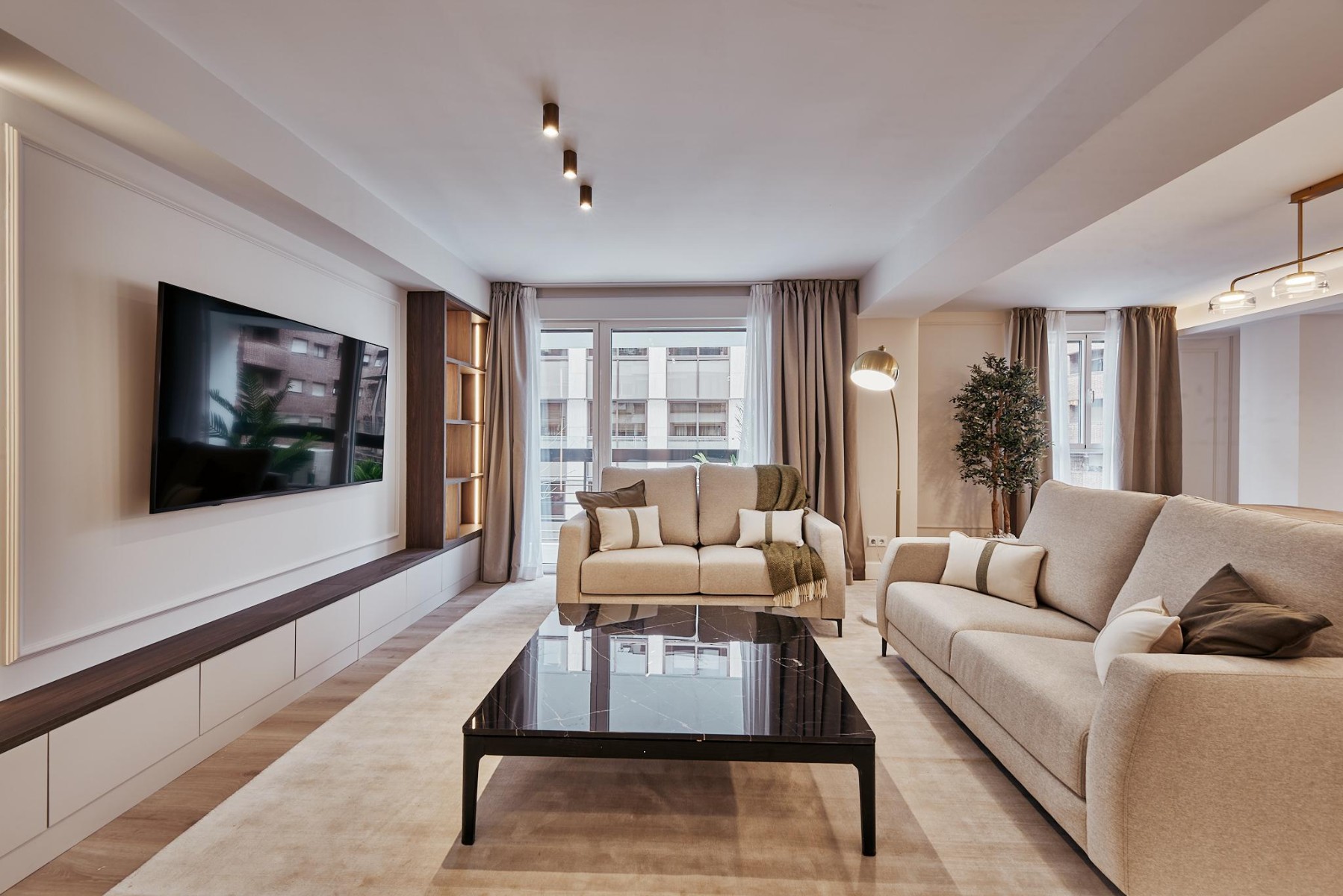 Apartment in Madrid, Spain 3 bedrooms, 189 sq.m. No. 180164