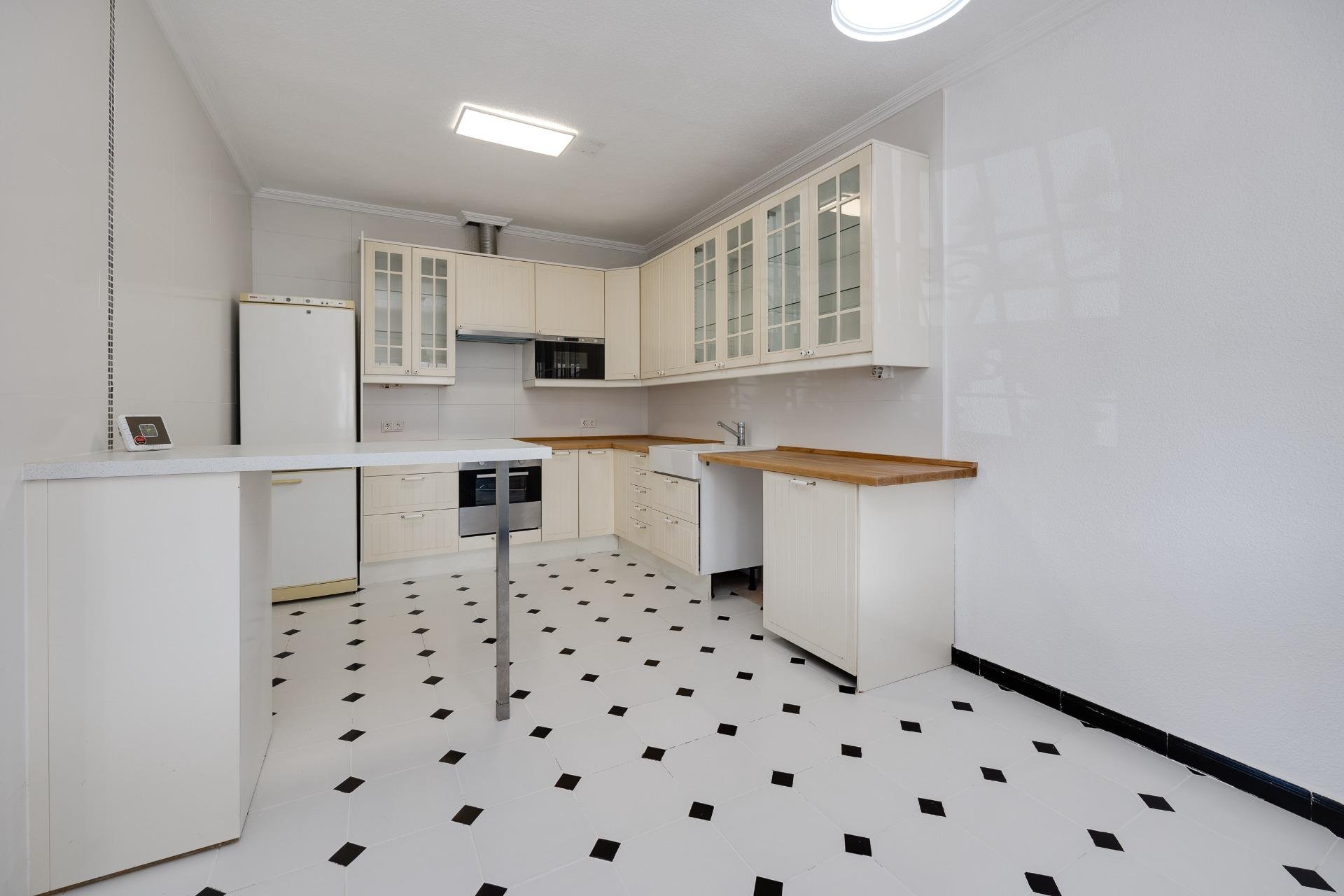 Kamienica w Torrevieja, Alicante, Hiszpania 3 sypialnie, 229 mkw. nr 149788