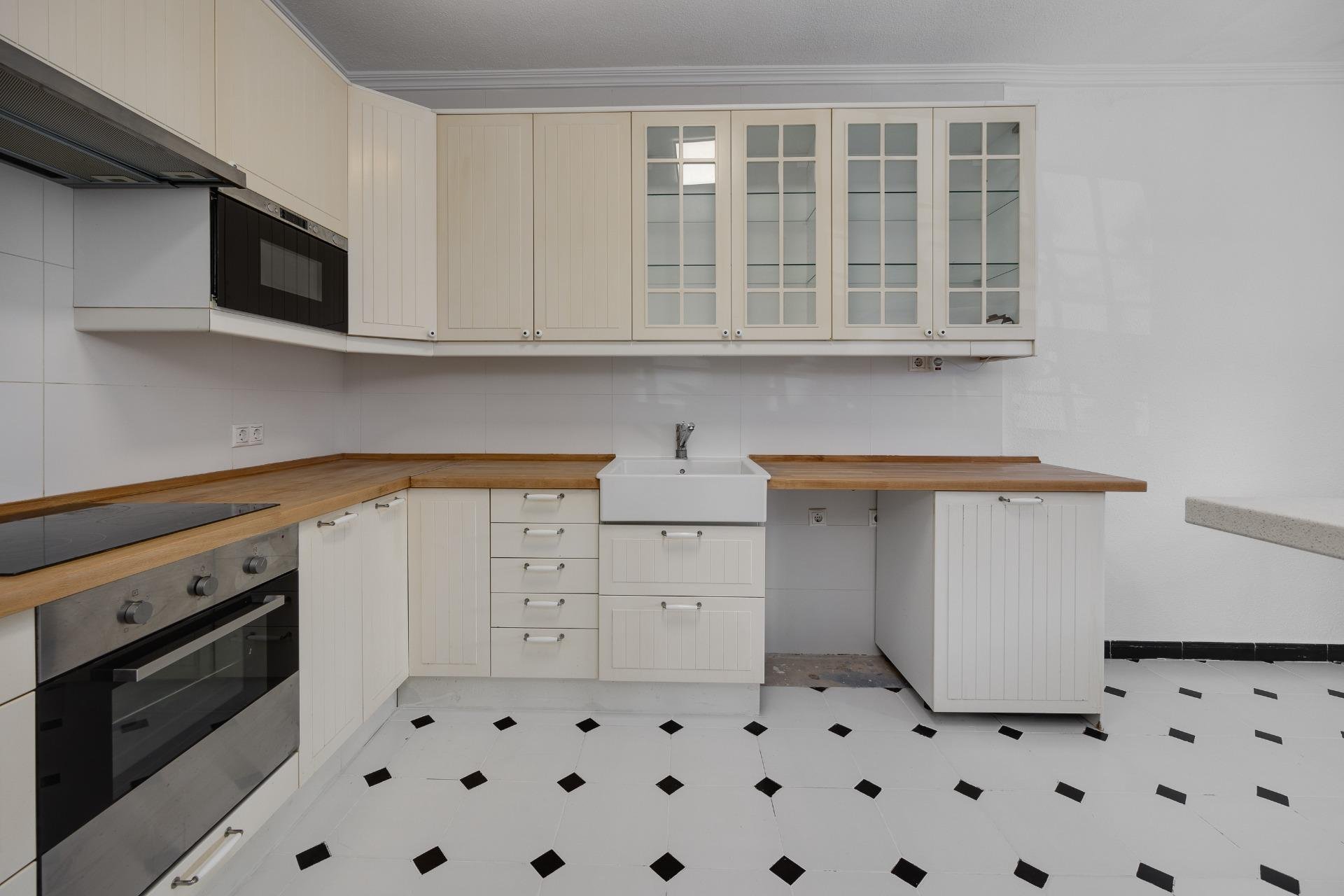 Kamienica w Torrevieja, Alicante, Hiszpania 3 sypialnie, 229 mkw. nr 149788