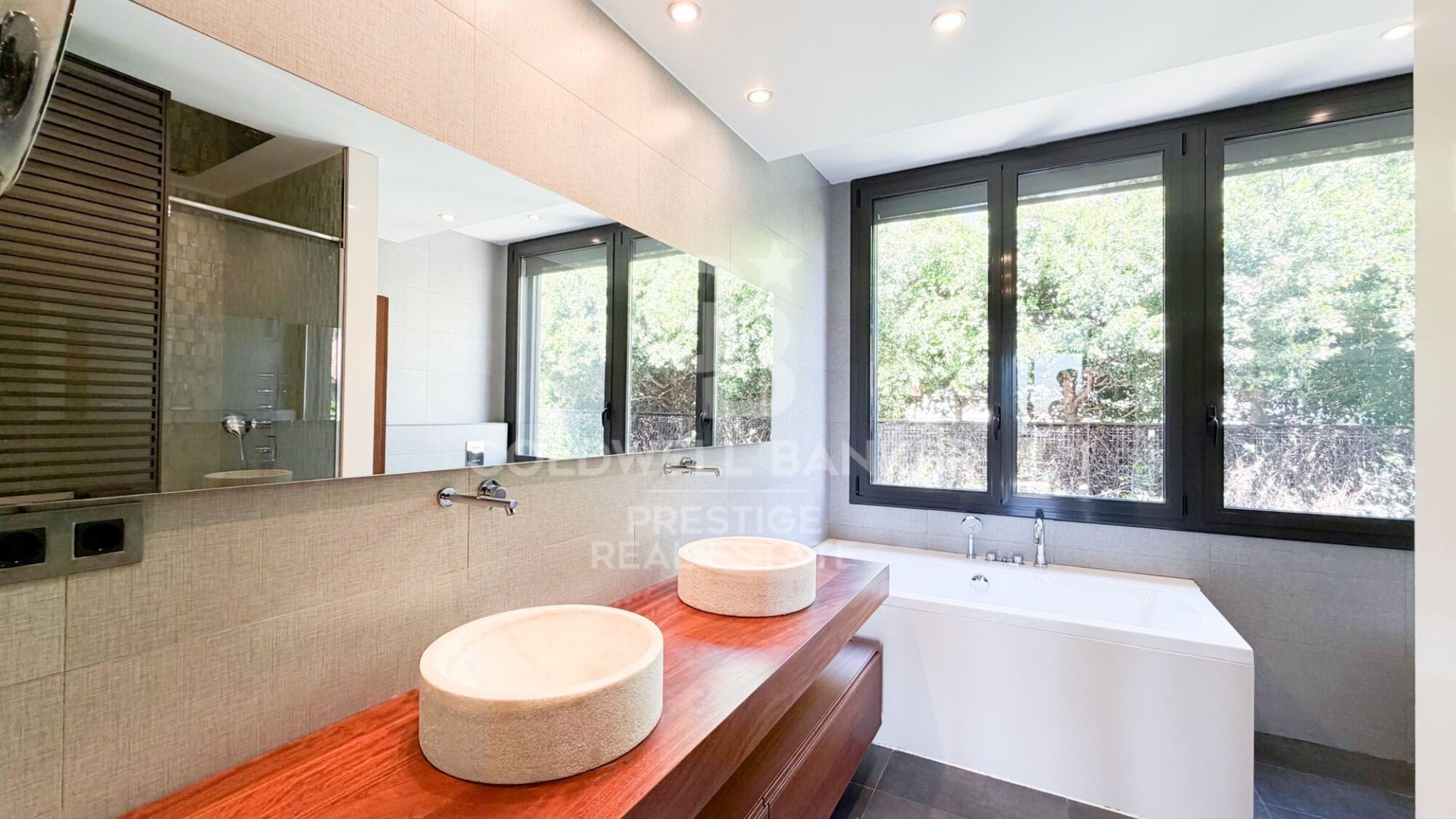 Talo Barcelona, Espanja 4 makuuhuonetta, 434 m2 No. 178801